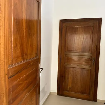 Grande Stanza Matrimoniale In Palazzo Signorile Homestay Mirandola
