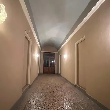Grande Stanza Matrimoniale In Palazzo Signorile Homestay *